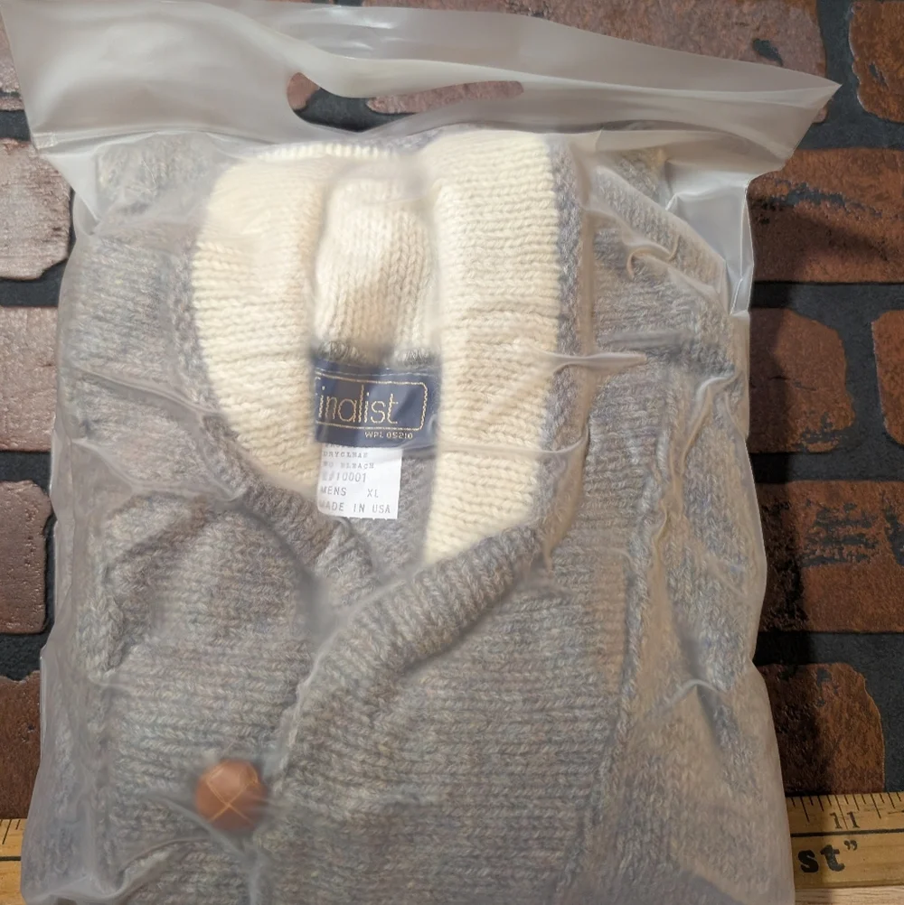 Vintage Mountain Wool Finalist Men's XL Knit Sweater USA Made Gray Cowl Neck‎